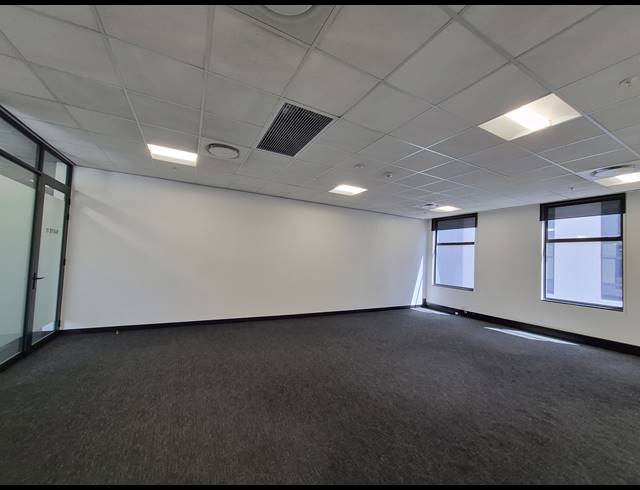 70M² OFFICE TO LET IN GLENADRIENNE